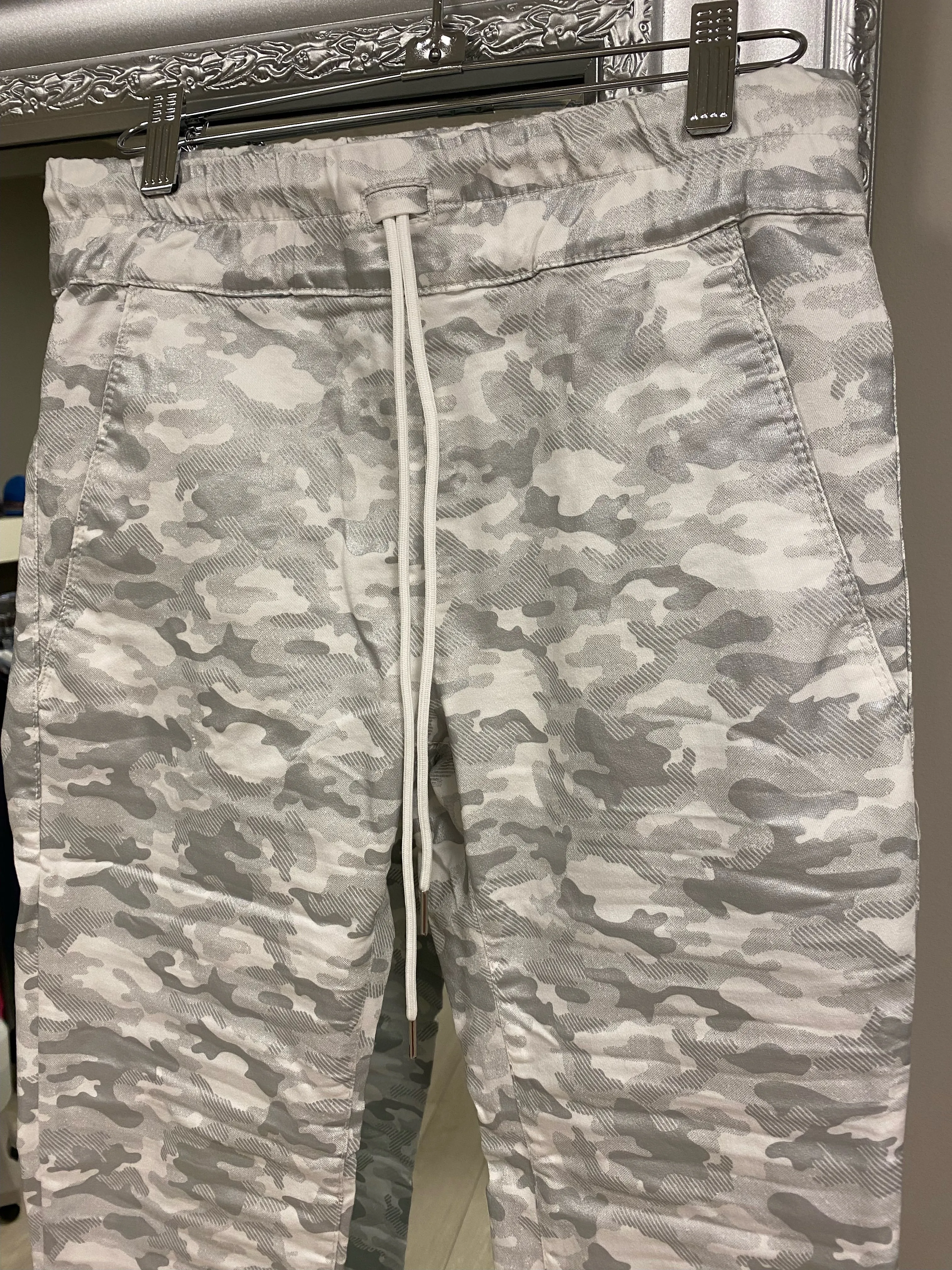 Flog Shely White Camo Joggers