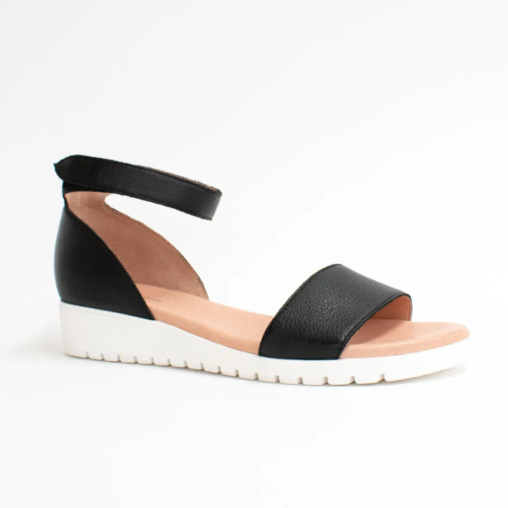 Makally Black