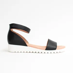 Makally Black