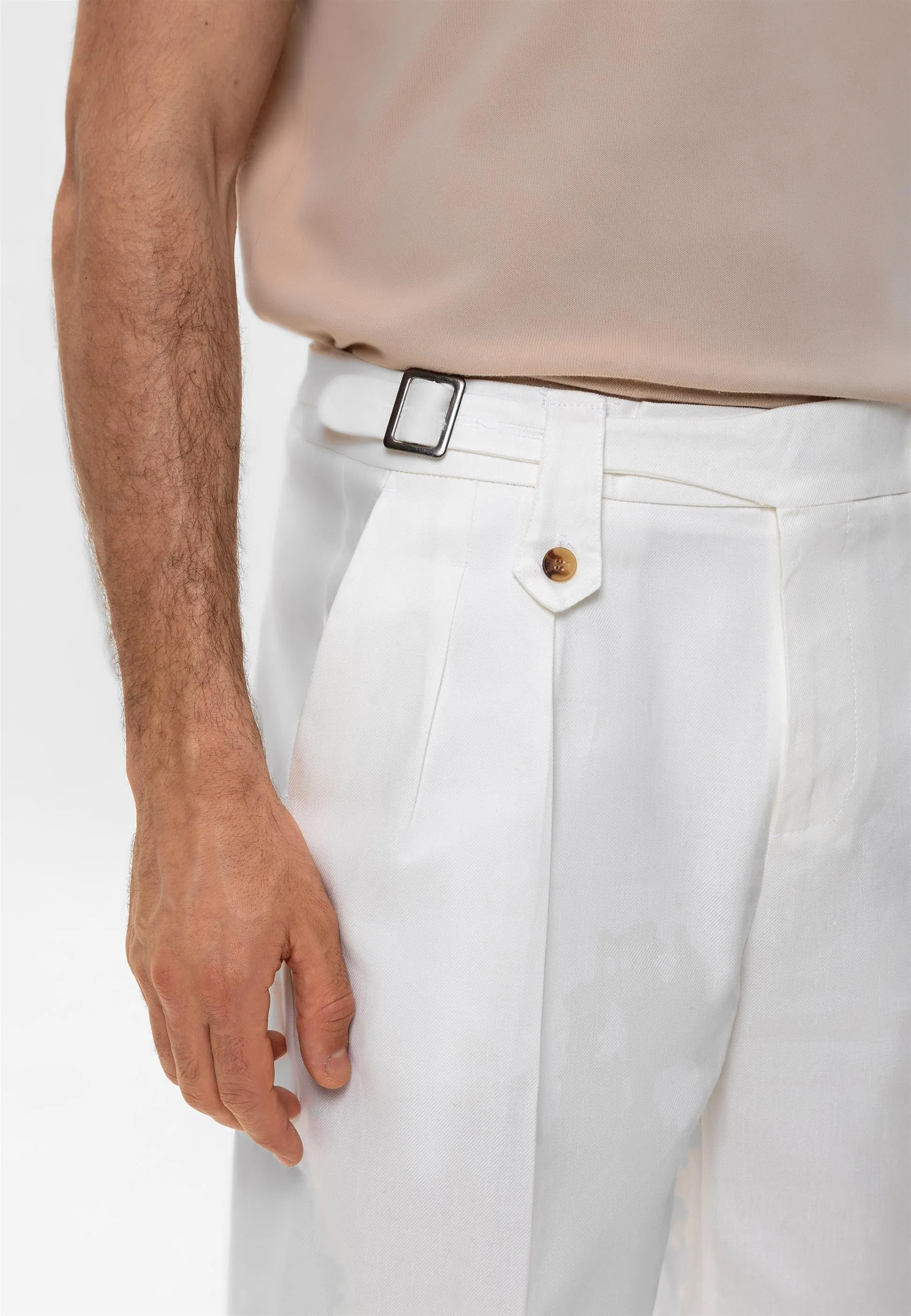 Men's White Buckle Detailed Pleated  Shorts - Wessi