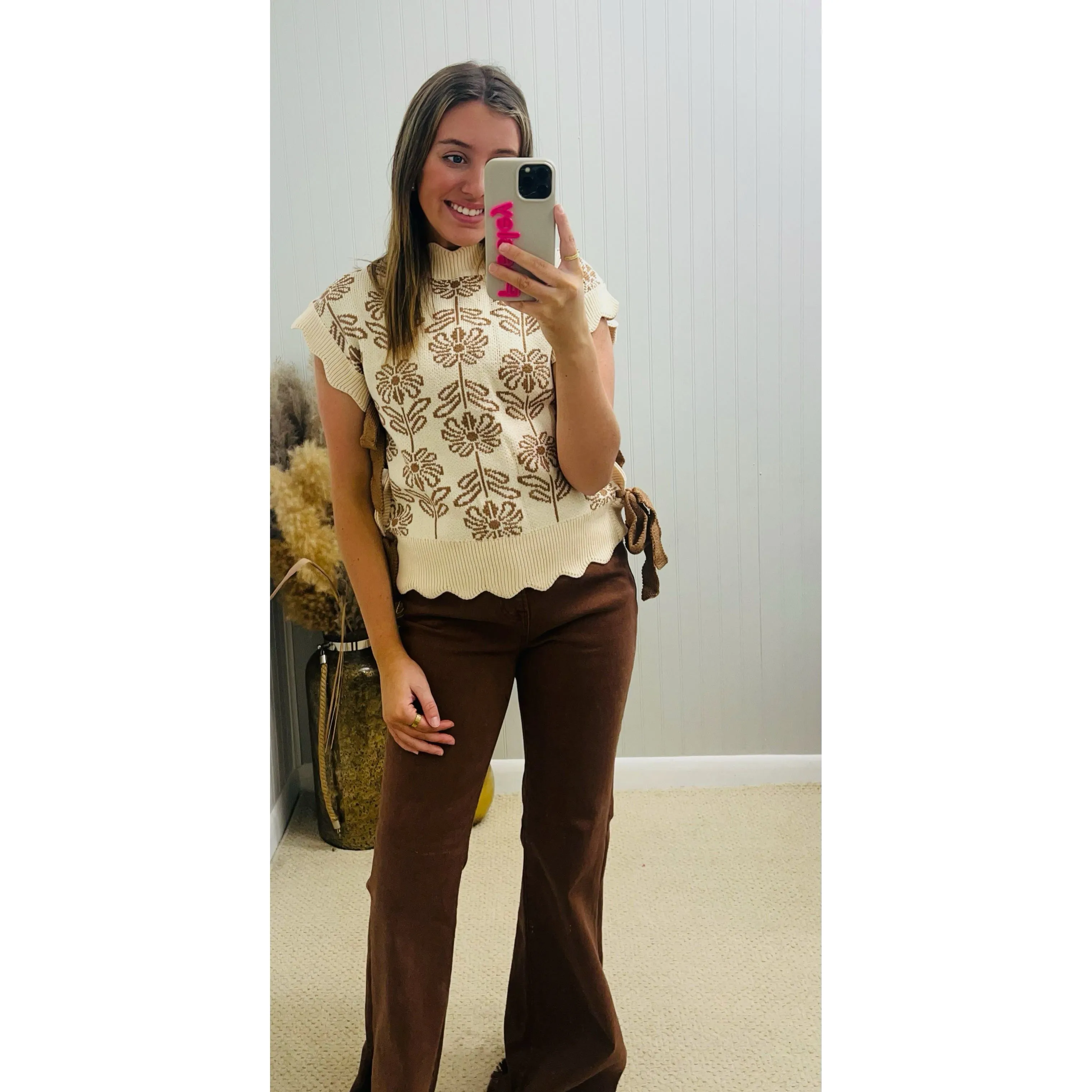 Ribbed Scallop Floral Sweater Vest
